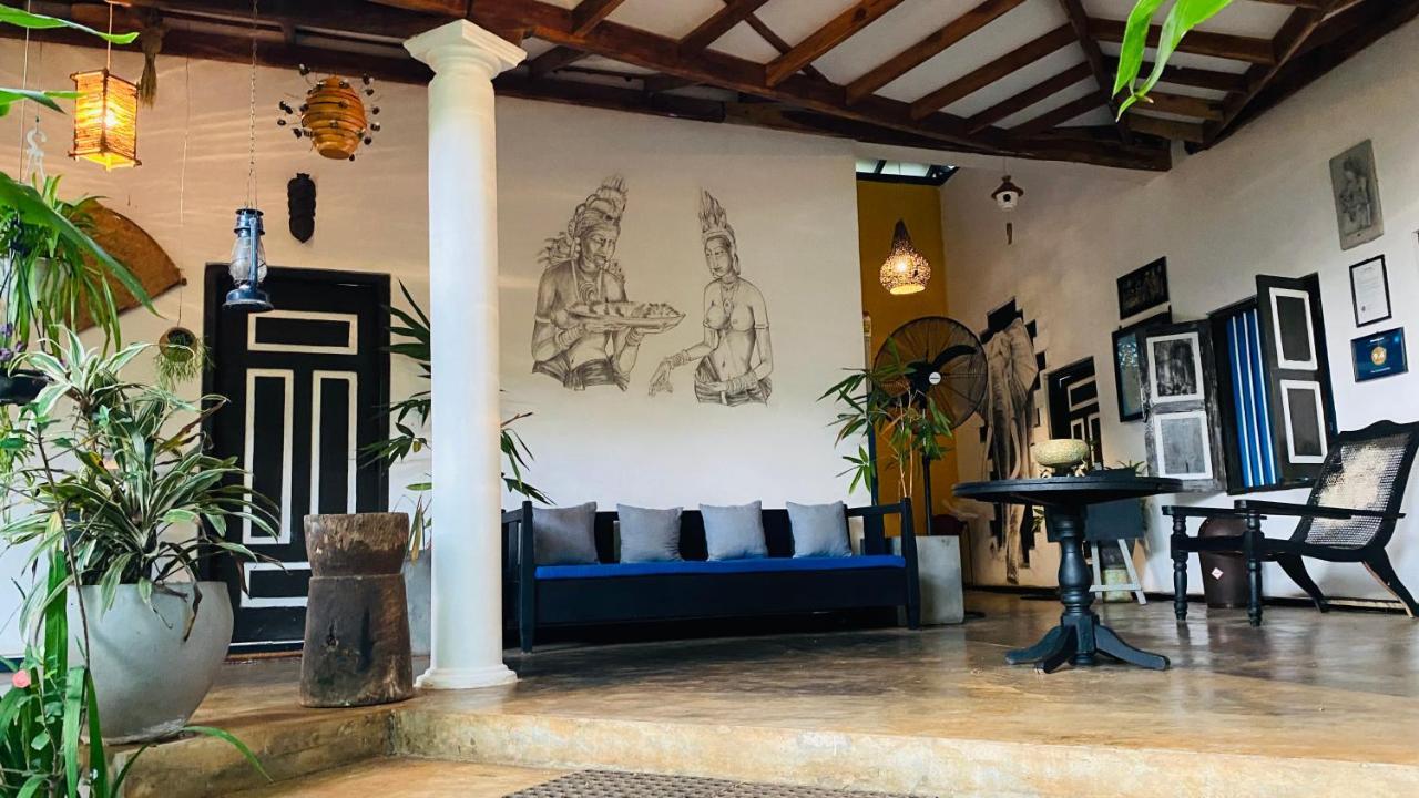 The Courtyard Villa Сигирия Экстерьер фото