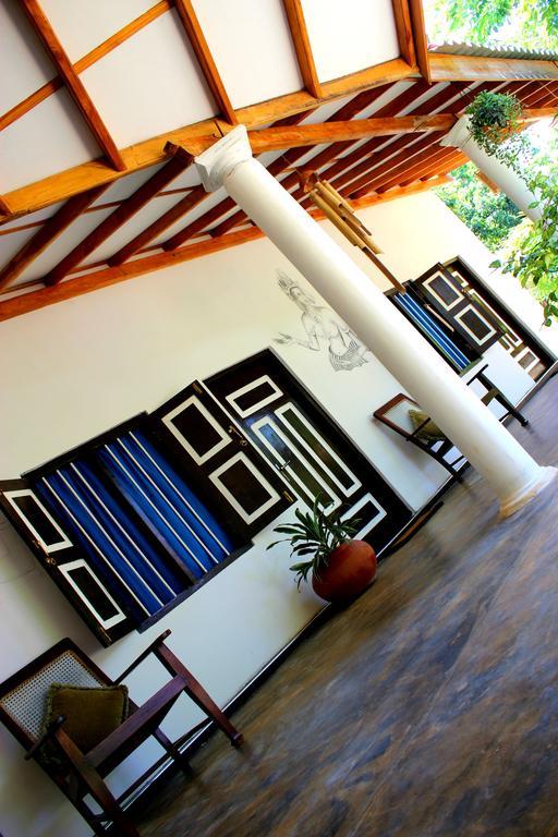 The Courtyard Villa Сигирия Экстерьер фото