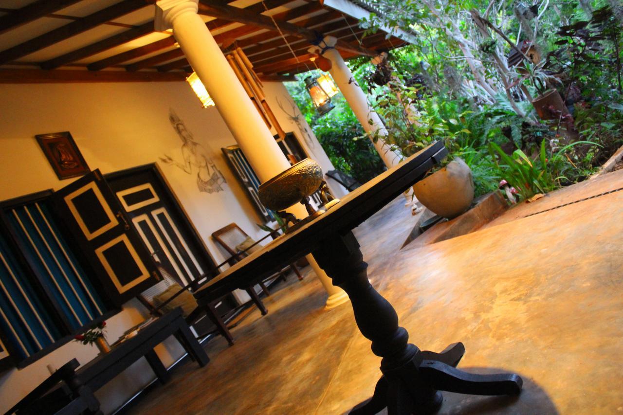 The Courtyard Villa Сигирия Экстерьер фото