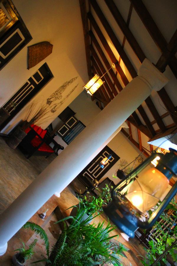 The Courtyard Villa Сигирия Экстерьер фото