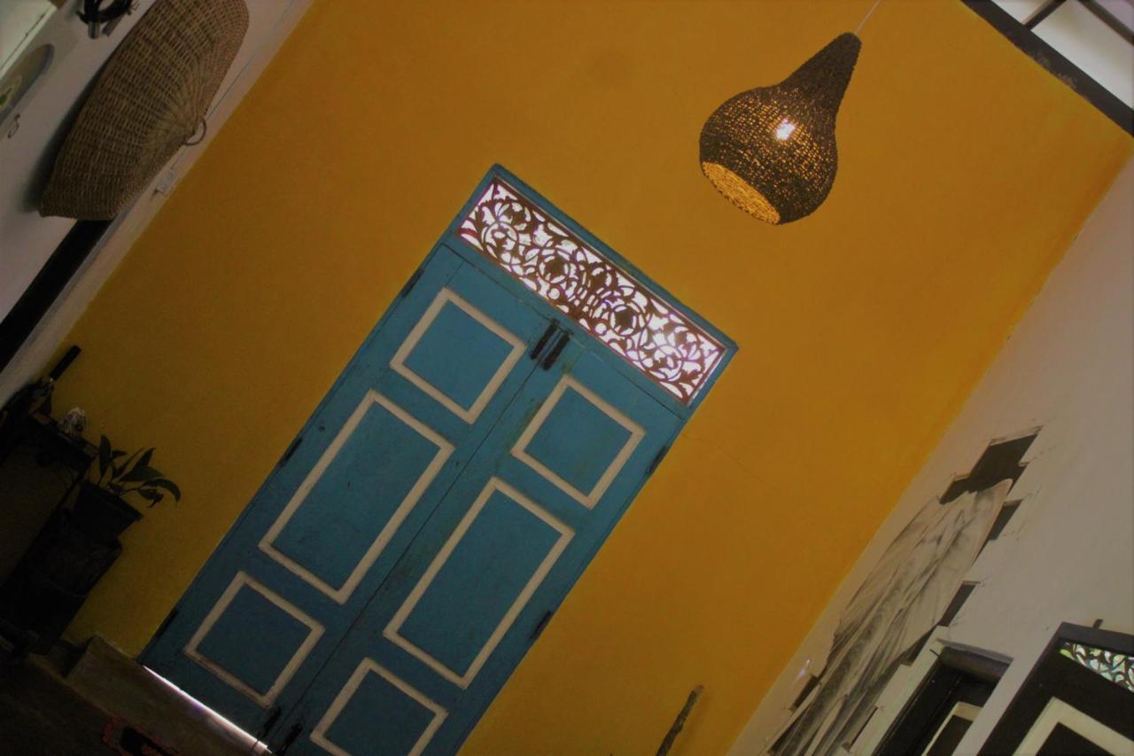 The Courtyard Villa Сигирия Экстерьер фото